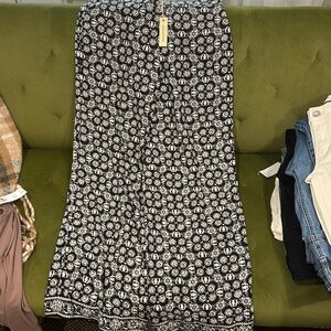Maxx Studio.  NWT. Wide leg pants.